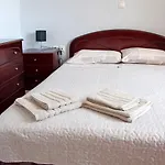 בית כפרי Traditional House Next To