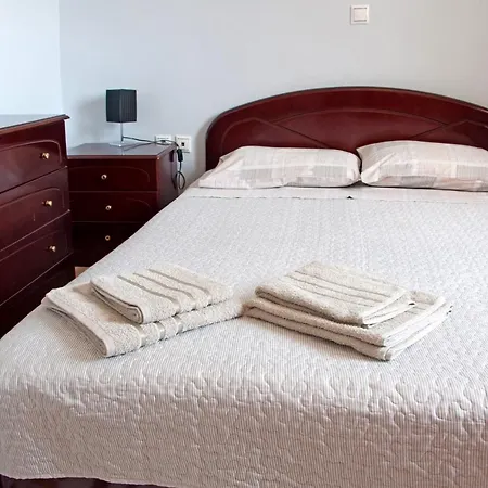 Country house Traditional House Next To