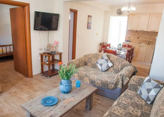 Летний дом Traditional House Next To Олимпия