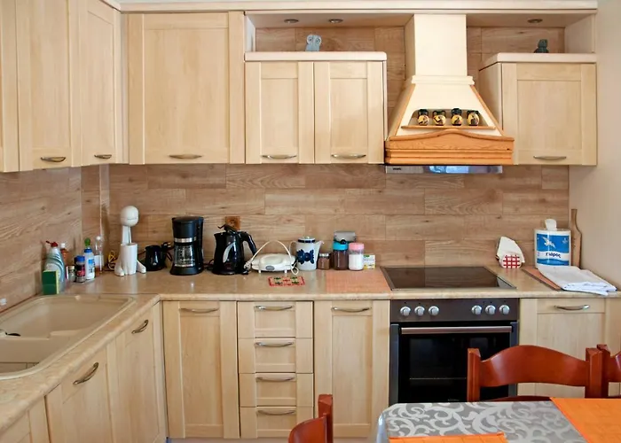 Traditional House Next To Летний дом Олимпия