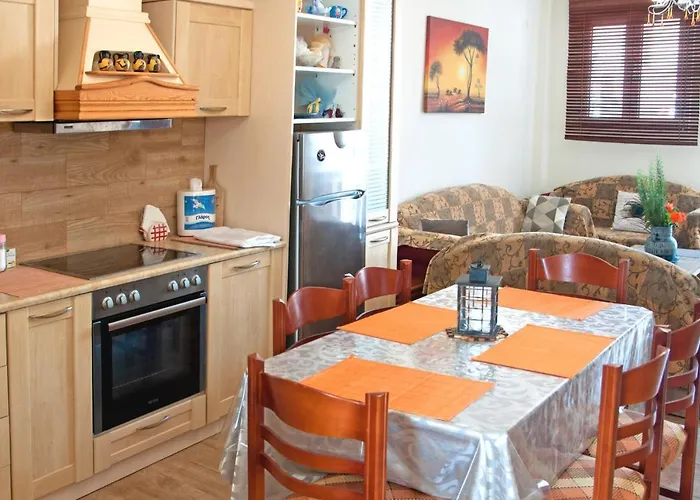 Εξοχικό σπίτι Traditional House Next To *