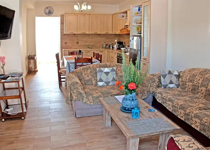 Летний дом Traditional House Next To